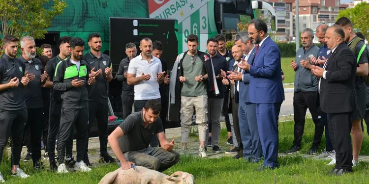 Bursaspor, Bandırma yolcuğu öncesi kurban kesti