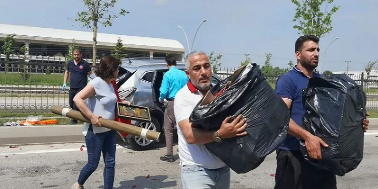 Bursa’da kaza yaptı, aracındaki etleri düşündü