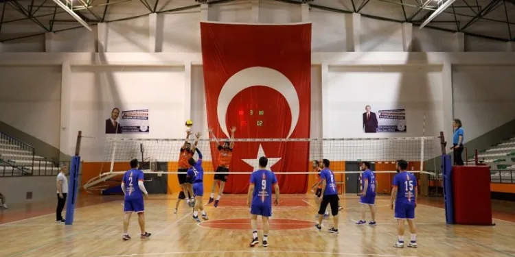 İnegöl’de voleybol heyecanı sona erdi