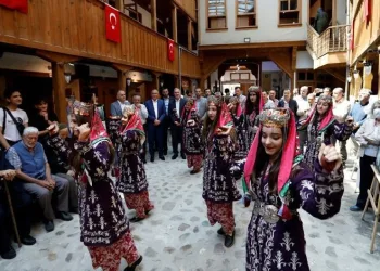 İnegöl’de Düğün Kültürü Sergisi açıldı