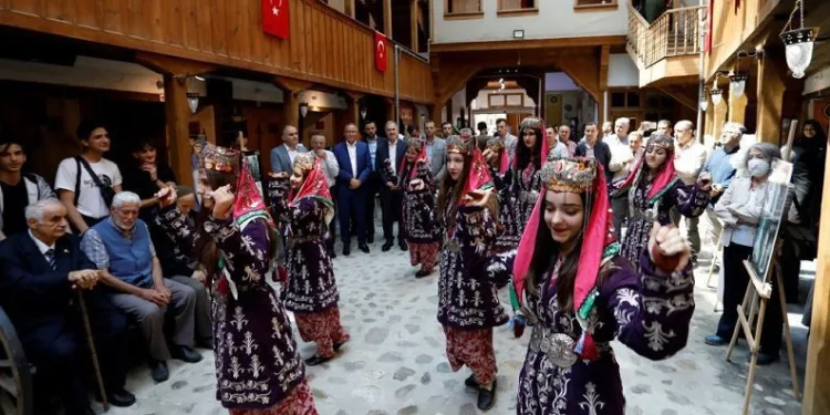 İnegöl’de Düğün Kültürü Sergisi açıldı