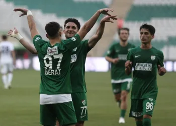 Spor Toto 1. Lig’de son maçını oynayan Bursaspor, Menemenspor’u 1- 0 yendi