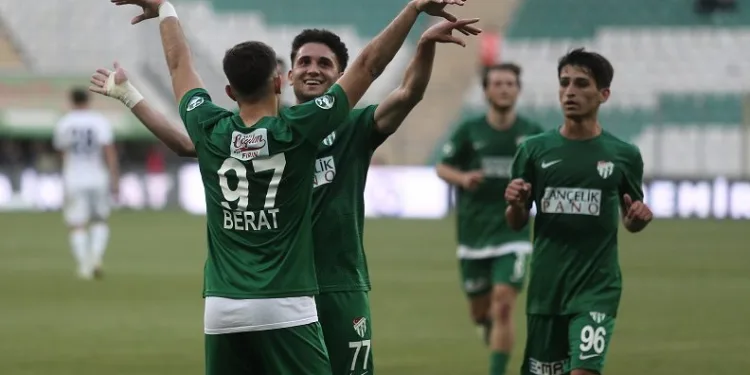 Spor Toto 1. Lig’de son maçını oynayan Bursaspor, Menemenspor’u 1- 0 yendi