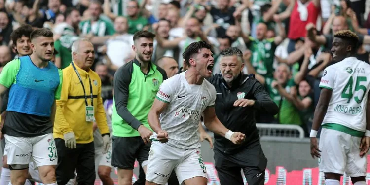 Bursaspor’un Fenerbahçe’den kiraladığı Uğur Kaan Yıldız takıma veda etti