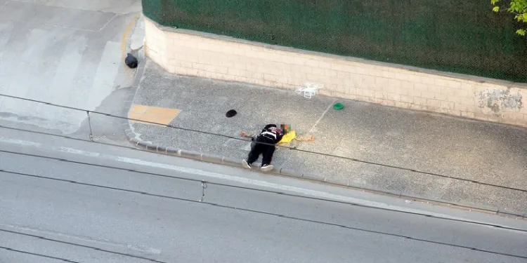 Emniyet müdürlüğü önünde ‘üzerimde bomba var’ diyen şahıs vuruldu