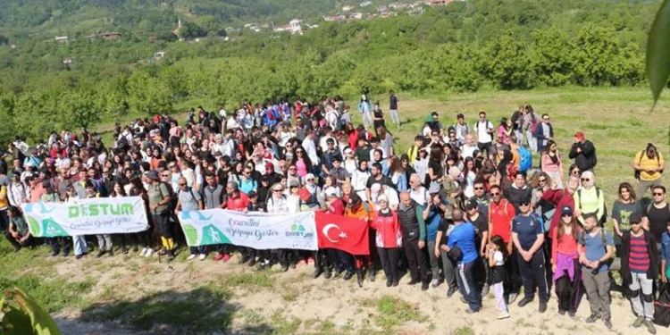 Bursa İnegöl’de 19 Mayıs doğa yürüyüşü ile başladı