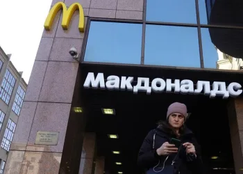 McDonald’s Rusya’daki şubelerini satıyor