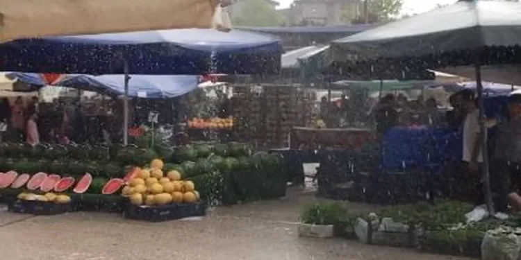 Bursalılar yağmura hazırlıksız yakalandı