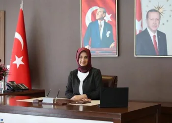Kübra Güran Yiğitbaşı ilk başörtülü vali olarak tarihe geçti (Kübra Güran Yiğitbaşı kimdir?)