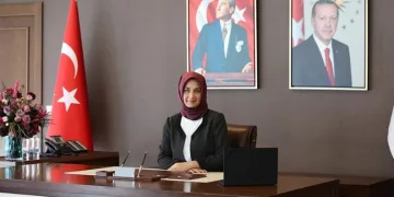 Kübra Güran Yiğitbaşı ilk başörtülü vali olarak tarihe geçti (Kübra Güran Yiğitbaşı kimdir?)