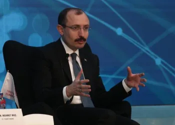 Bakan Muş Bursa’da ihracatçılarla bir araya geldi