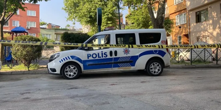 Bursa’da sokak ortasında bıçaklanarak ağır yaralandı