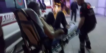 Annesiyle tartışan babasını bıçakladı
