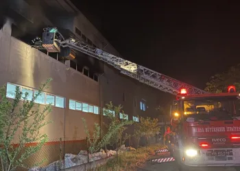 Bursa’da fabrikada korkutan yangını