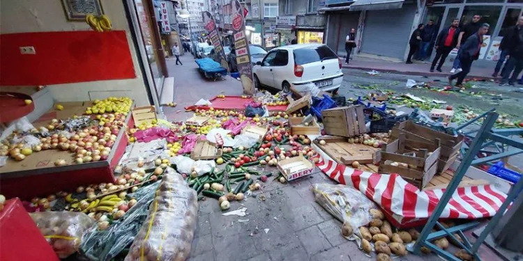 Manavda silahlı çatışma: 3’ü ağır 5 yaralı