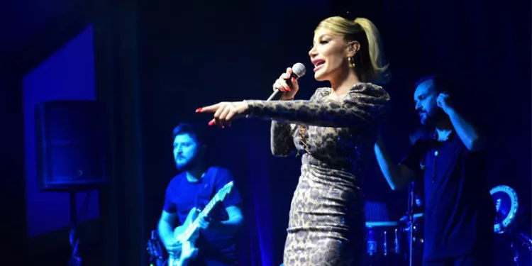 Bursa’da İrem Derici ile kutlama