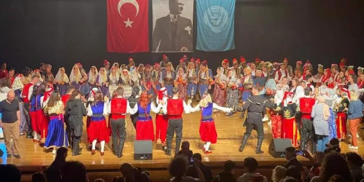 BUÜ’de Geleneksel Halk Oyunları Şenliği düzenlendi