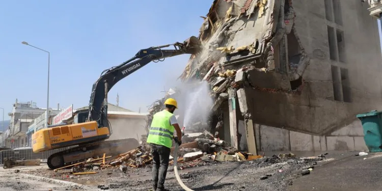 Bursa Beşyol’da yıkımlar devam ediyor