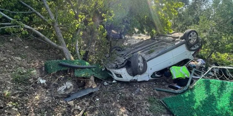 Bursa’da otomobil şarampole uçtu