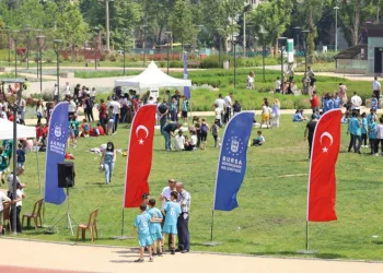 Büyükşehir öğrencileri sporla buluşturuyor
