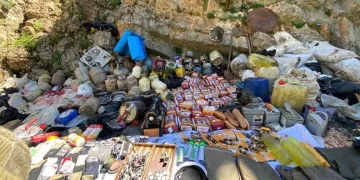 Teröristlere ait yaşam malzemeleri ele geçirildi