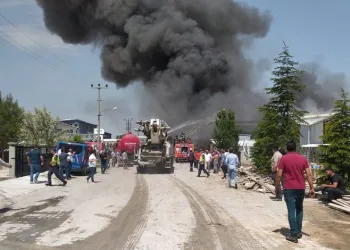 Uşak’ta tekstil fabrikasında yangın