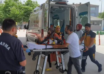 Bursa’da otomobilin çarptığı çocuk ağır yaralandı
