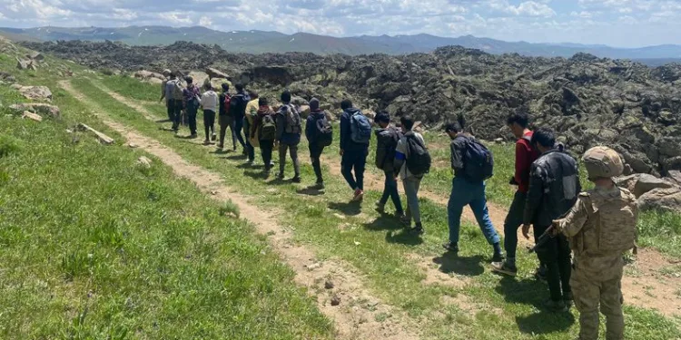 Van’da 15 düzensiz göçmen yakalandı