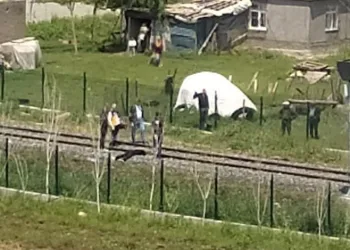 Tren raylarında kafası kesik ceset bulundu