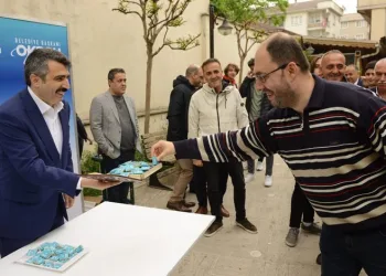 Başkan Yılmaz vatandaşlarla bayramlaştı