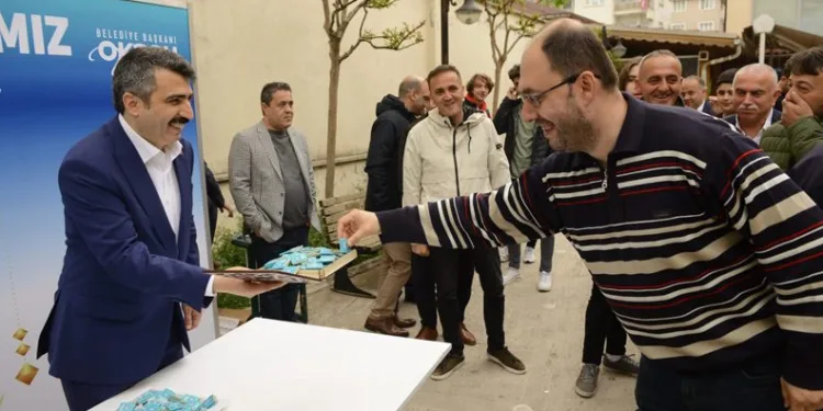 Başkan Yılmaz vatandaşlarla bayramlaştı