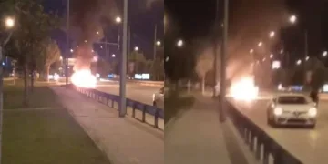 Otomobiller sahiplerinin gözü önünde yandı