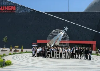 Bursalı gençler, Avrupa Günü’nde uzayı keşfetti