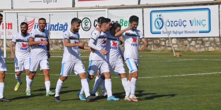 Teco Karacabey Belediyespor AŞ yarı finale çıktı: 2-1