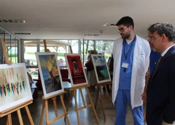 Bursa’da geleceğin doktorlarından fotoğraf sergisi