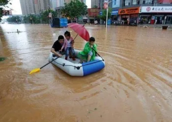 Çin’de şiddetli yağış: 15 ölü