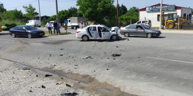 Bursa’daki feci kaza araç kamerasına yansıdı