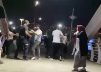 Bursa’da çocukların kavgasına büyükler karıştı