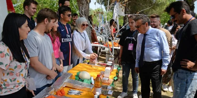 BUÜ’de öğrenci festivalleri başladı