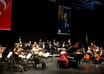 Nilüfer Oda Orkestrası’ndan muhteşem konser