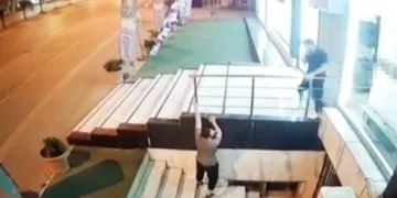Bursa’da hırsızlar başladığı işi yarım bırakmadı