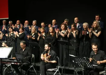 Bursa’da Muhtarlar Korosu’ndan müzik ziyafeti
