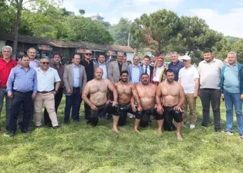 Bursa’da yağlı pehlivan güreşlerinde final