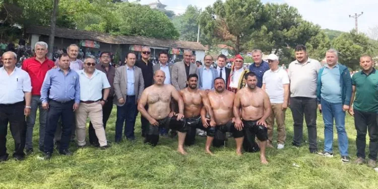 Bursa’da yağlı pehlivan güreşlerinde final