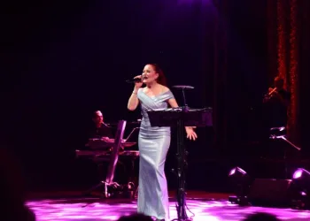Candan Erçetin’den Bursalılara muhteşem konser