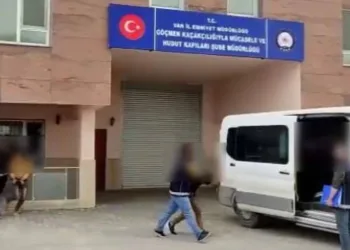 Göçmen kaçakçılığı yapan 8 organizatör tutuklandı