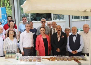 Bursa’da huzurevinde açık hava şenliği