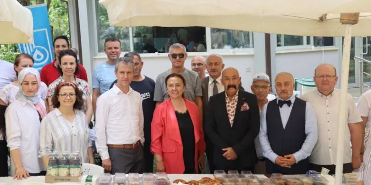 Bursa’da huzurevinde açık hava şenliği