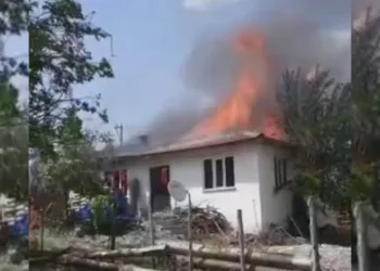 Bursa’da yangın! Evleri kül oldu