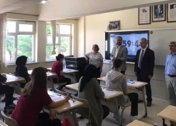 Bursa Mustafakemalpaşa belediyesinden öğrencilere destek